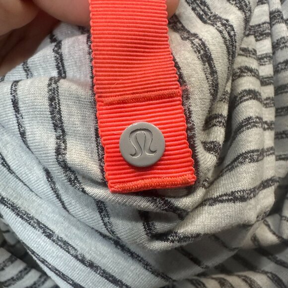 EUC Lululemon Vinyasa Scarf Rulu Customizable Snap ONE SIZE (Stripe Heathered) - Picture 6 of 10